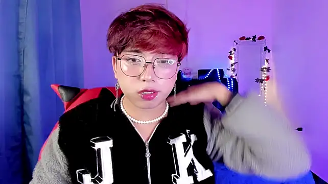 XXX chat uživo modela AnggelONfiree