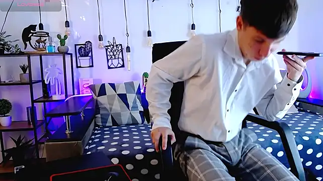 ThomasEdisonn 网络视讯表演