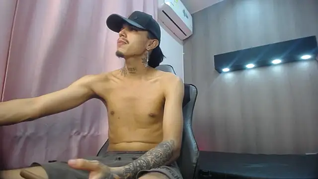 Tayson_Hot – Naživo XXX chat