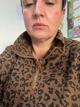 Blondeskler77 Adlı Modelin Canlı XXX Sohbeti