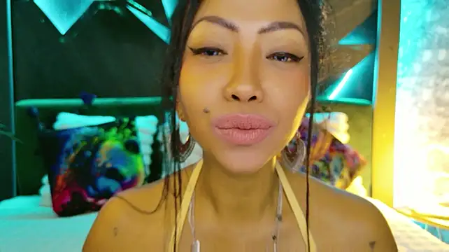 ElyaQuinn 现场XXX聊天