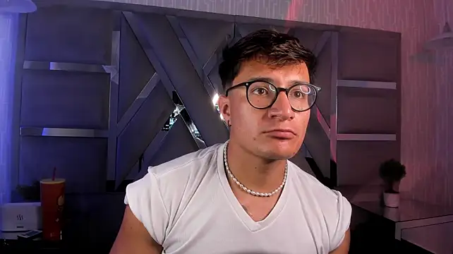 Chat +18 de Hassbyd ao vivo