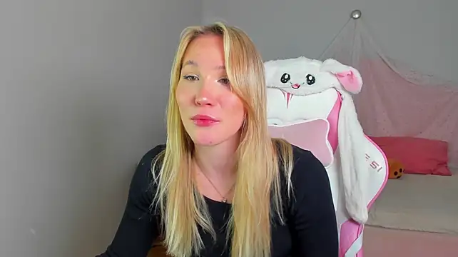 ElaraVoltage Chat XXX in diretta