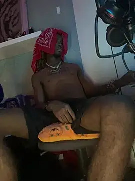 DaeDotFrankyLoko Show in webcam