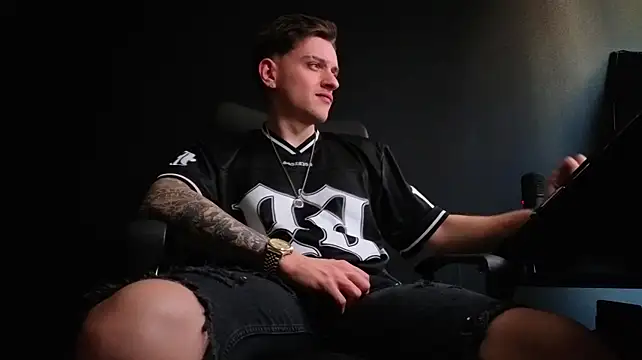 FelixStarkk élő XXX-chatje