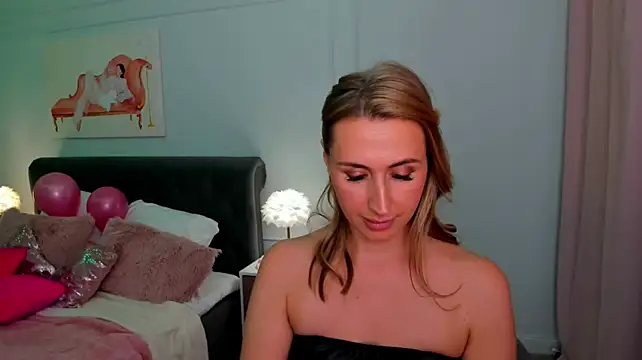 PassionGlow's Live XXX Chat
