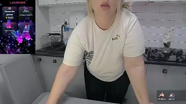 Erikaerika - smoke +hot bj