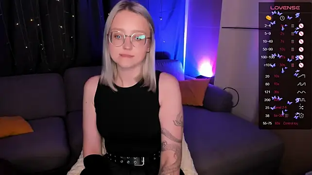 LunarGlow live XXX chat
