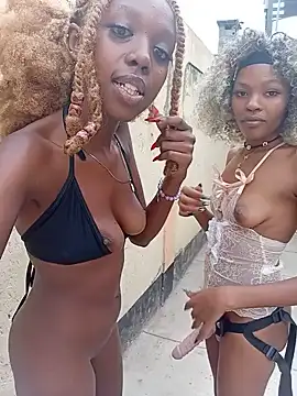Petite_Nana
