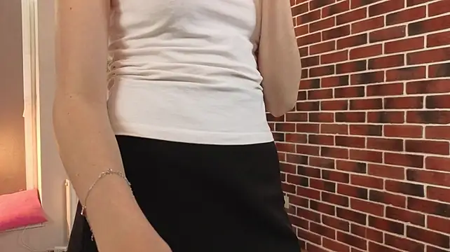 CarriMcnamara - Play with the bottom of the skirt