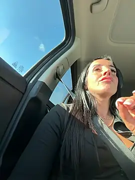 Diamantje32 - Lingerie aantrekken