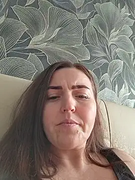 MilaMature's Live XXX Chat
