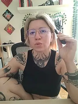 Divine_eve - Top off and shower