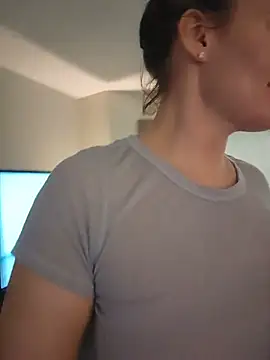 HollyTattoo - Suck nipples spit play 😍