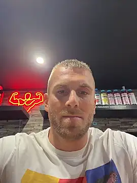 Johnytrain – Naživo XXX chat