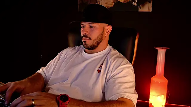 AngeloEric Chat XXX live