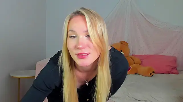 ElaraVoltage Chat XXX in diretta