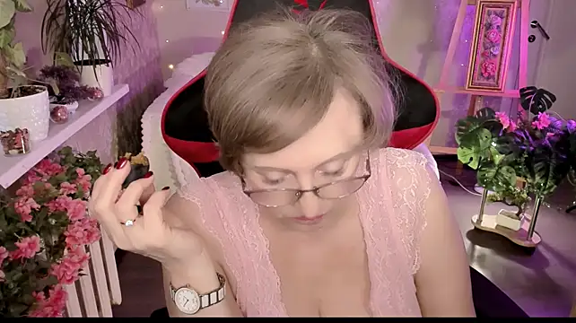 Sugar_vivien - Teasing butt and legs