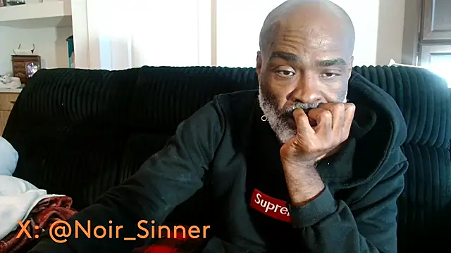 XXX chat uživo modela sinnernoir