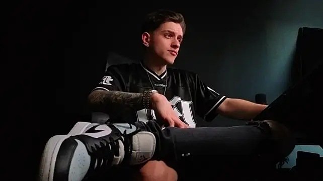 XXX chat uživo modela FelixStarkk