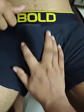 Show de Roy8783 na webcam