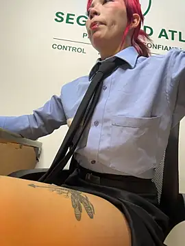Zakura_66 - FINGER IN MI PUSSY legs on the table