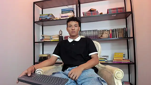 Jake_Noir: διαδικτυακό σόου στην κάμερα