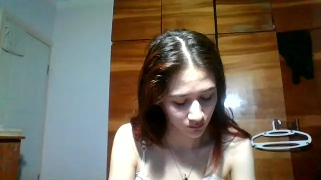 NickiKisinger - Flash my boobs