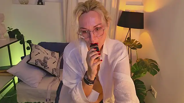 Chat XXX ao vivo de HelenDragonMother
