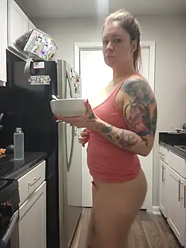 HollyTattoon Live XXX chat