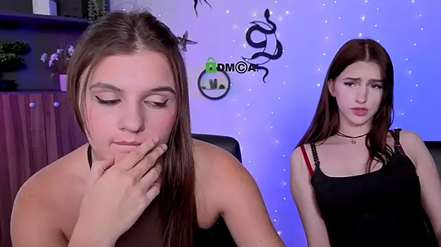 lisa_dark_ Adlı Modelin Canlı XXX Sohbeti