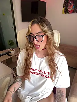 Yaii_ Adlı Modelin Canlı XXX Sohbeti
