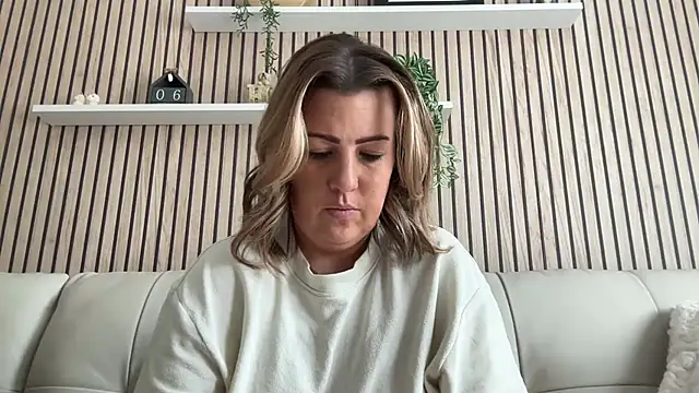 MsBelleWarick - Pussy play
