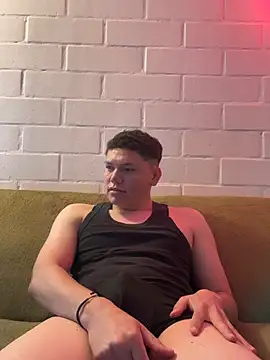 Chatroom XXX en direct de MaGnuSexy
