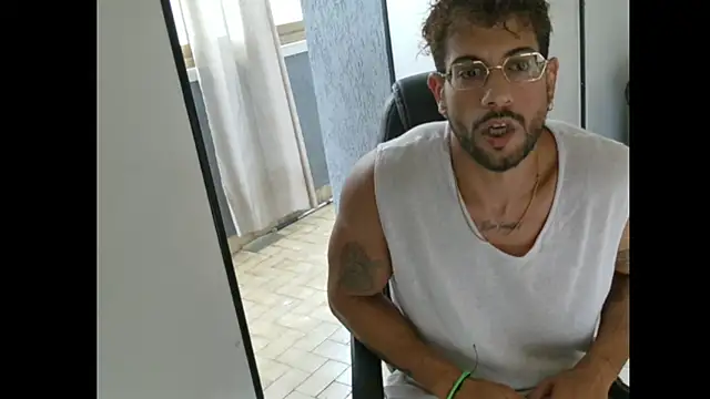 ItalianShadow Chat XXX live