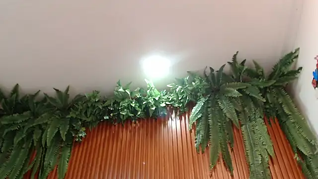 emily_hunter12 即時 XXX 聊天