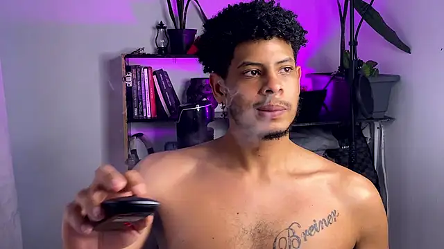 colt_addams Chat XXX live