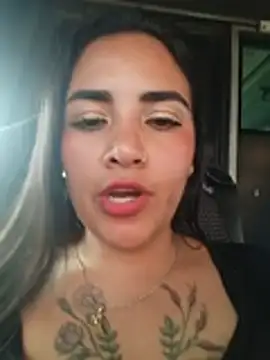 MAYE__13 Adlı Modelin Canlı XXX Sohbeti