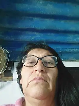 Chat +18 de clarita_01 ao vivo