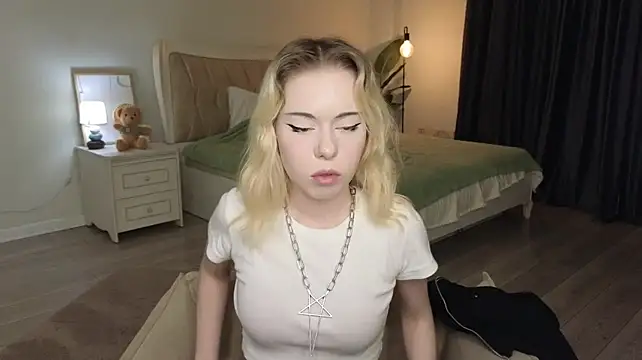 Chat +18 de JuanaElden ao vivo