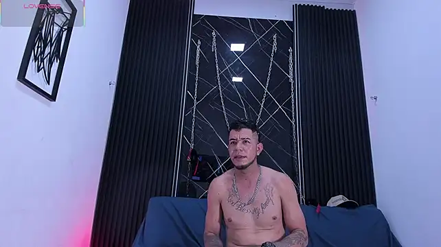 XXX chat uživo modela AronCollen