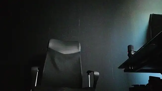 Онлайн чат XXX FelixStarkk