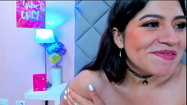 NahomyAdams 现场XXX聊天