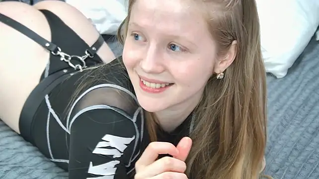 LilianHowards - tease u n spank ass in doggy 💕
