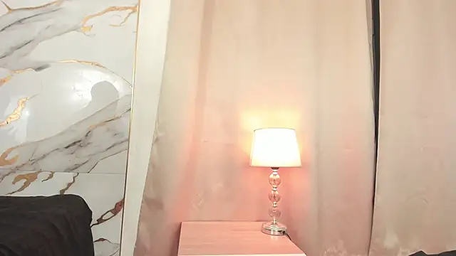 kaleb_violeta00 Adlı Modelin Canlı XXX Sohbeti