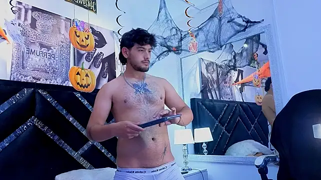 3MPI7ERNOn Live XXX chat