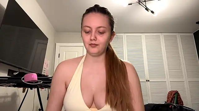 Chat XXX en directo de AttiringHallmark