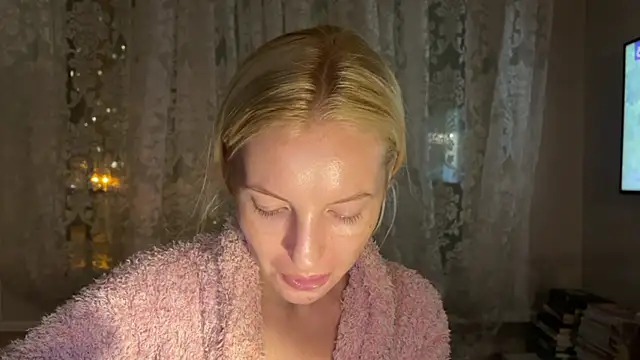 MauiBee - lose robe for 3 min 💕