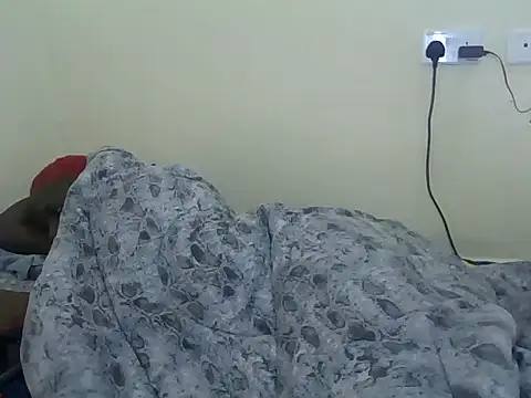 Ebonysubmissivee - spank ass