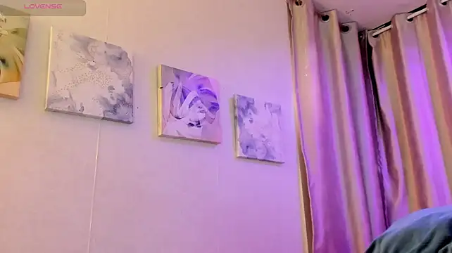 Czat XXX na żywo – miahills__